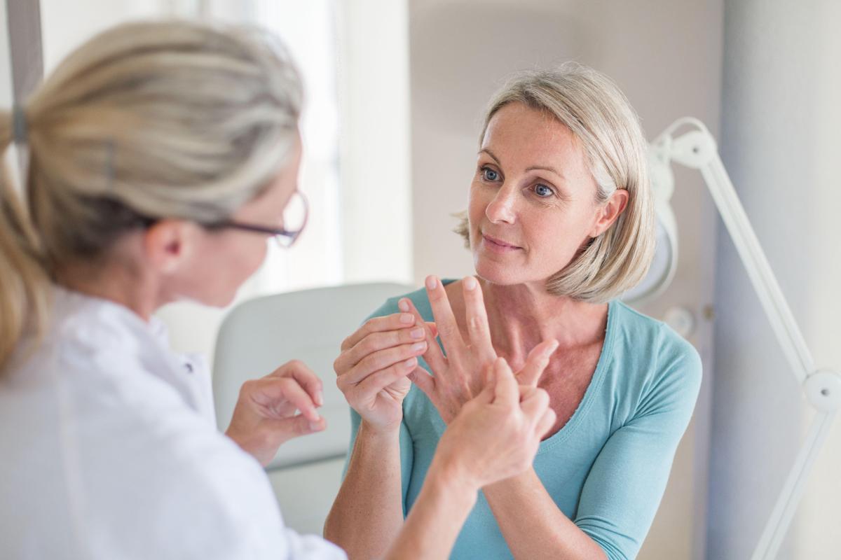 hogyan lehet kiküszöbölni az ujjak ízületi fájdalmait posztraumás artrózis tünetei és kezelése
