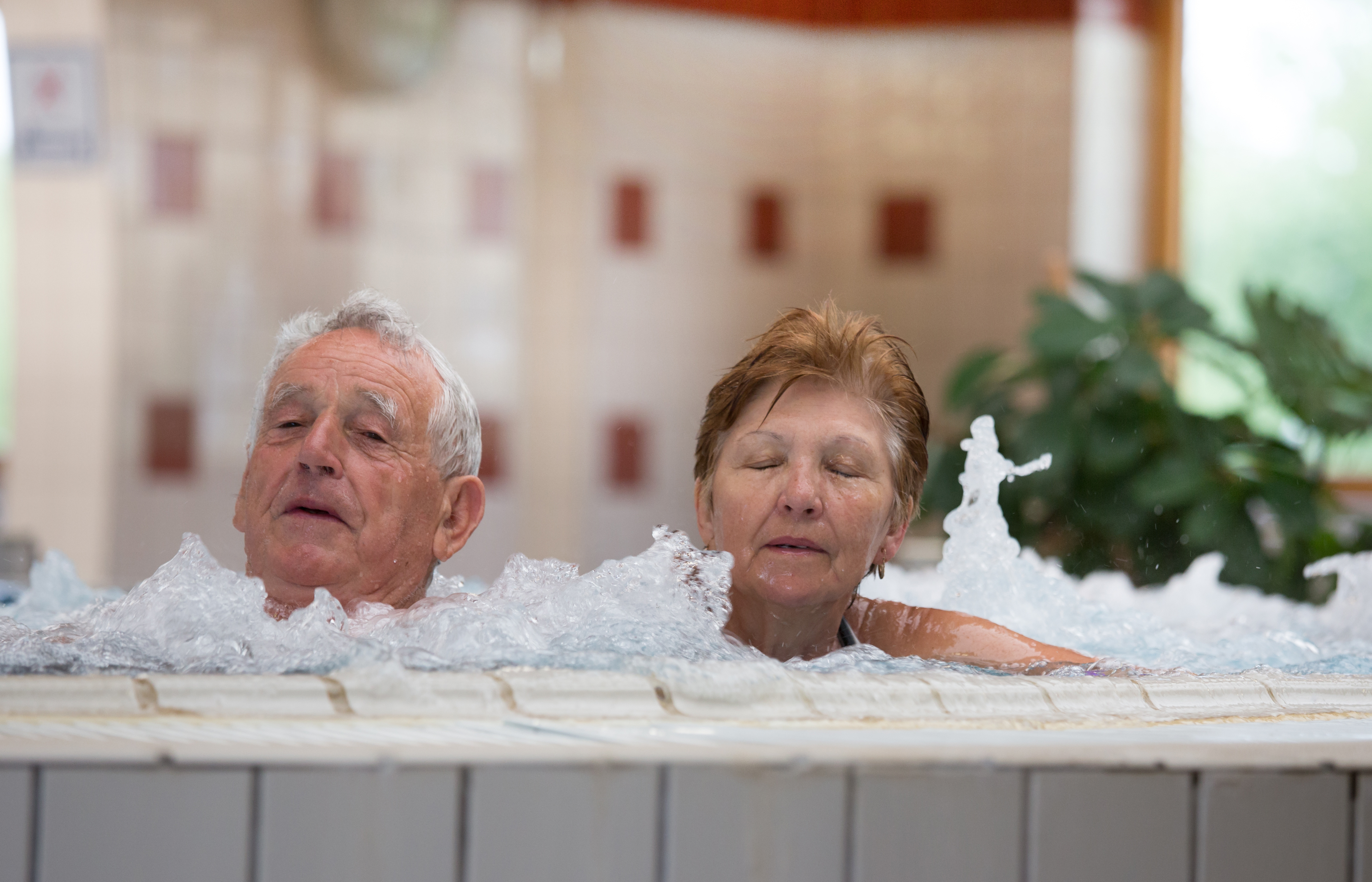 jótékony fürdők az ízületi fájdalmak kezelésére ultrahang artróziskezelő készülék